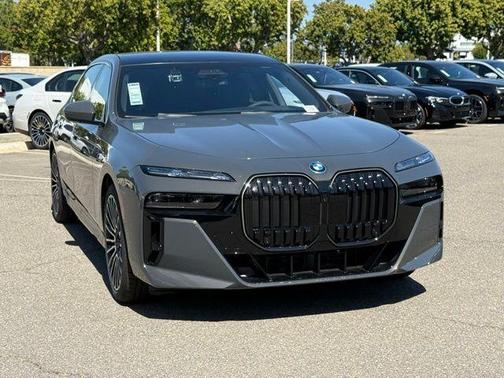 Gray Metallic 2026 BMW i7 EDrive50