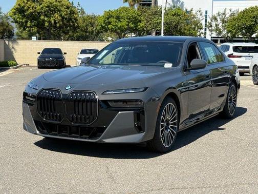 Gray Metallic 2026 BMW i7 EDrive50