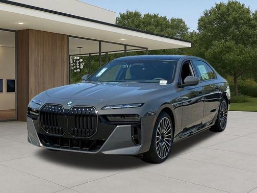 Gray Metallic 2026 BMW i7 EDrive50