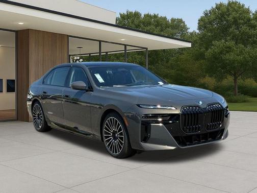 Gray Metallic 2026 BMW i7 EDrive50