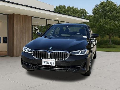 Black Sapphire Metallic 2023 BMW 530e 530e
