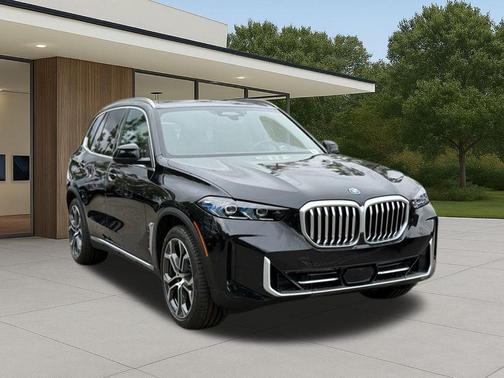 Black Sapphire Metallic 2026 BMW X5 PHEV xDrive50e