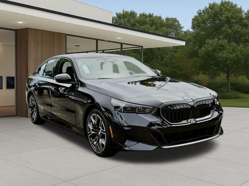 Black Sapphire Metallic 2026 BMW i5 eDrive40