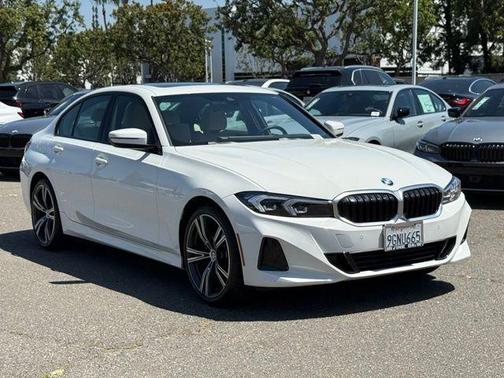 Alpine White 2023 BMW 330 i