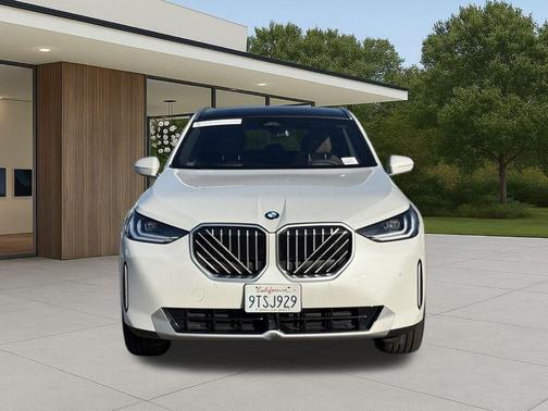Mineral White Metallic 2025 BMW X3 30 xDrive