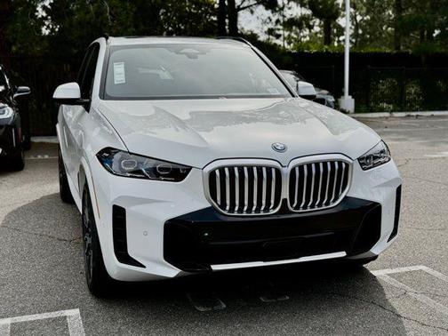 Alpine White 2026 BMW X5 PHEV xDrive50e