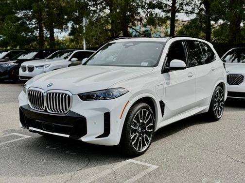 Alpine White 2026 BMW X5 PHEV xDrive50e