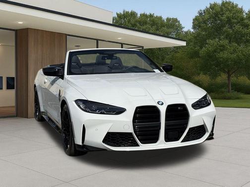 Alpine White 2022 BMW M4 Competition xDrive