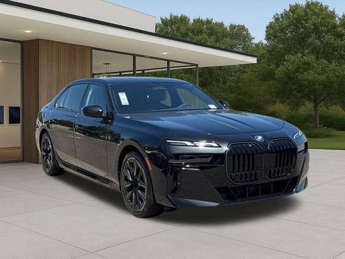 Black Sapphire Metallic 2026 BMW 750e xDrive