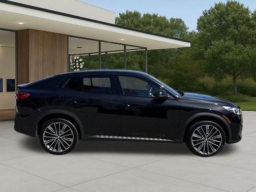 Black Sapphire Metallic 2025 BMW X2 xDrive28i