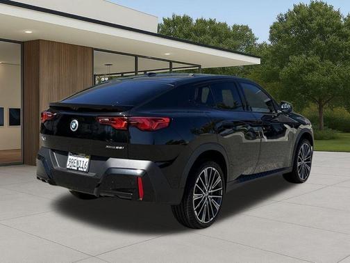 Black Sapphire Metallic 2025 BMW X2 xDrive28i