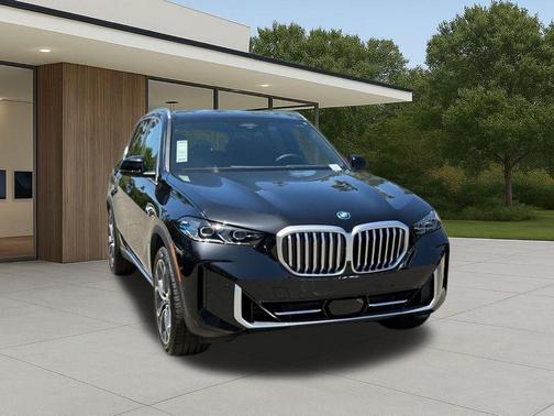 Black Sapphire Metallic 2026 BMW X5 PHEV xDrive50e