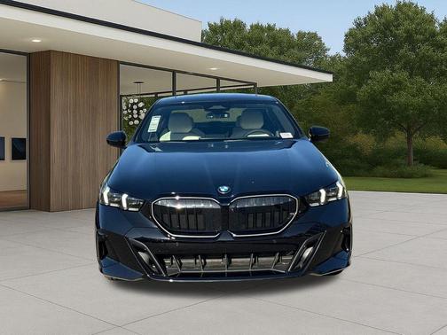 Black Sapphire Metallic 2027 BMW 530 i