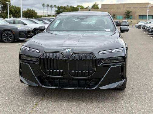 Black Sapphire Metallic 2026 BMW i7 XDrive60