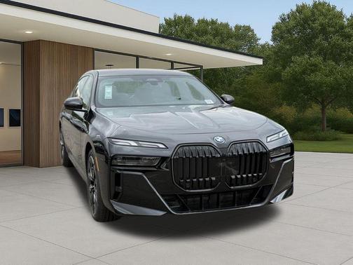 Black Sapphire Metallic 2026 BMW i7 XDrive60