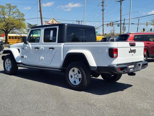 2022 Jeep Gladiator Sport S