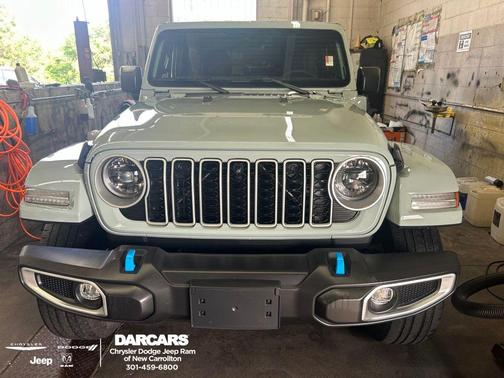 Earl Clearcoat 2024 Jeep Wrangler 4xe Sahara