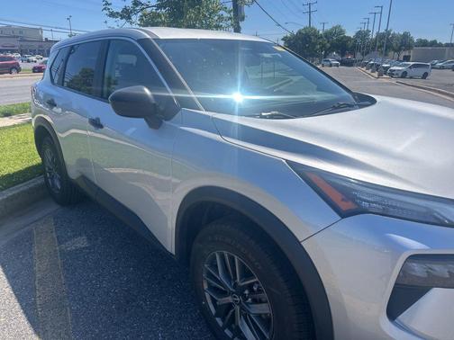 Brilliant Silver Metallic 2024 Nissan Rogue S