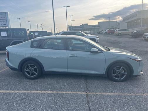 Morning Haze 2025 Kia K4 LXS