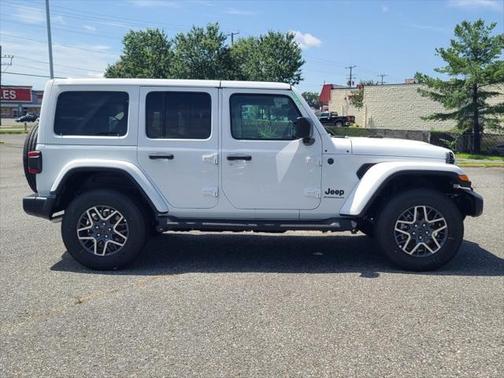 2025 Jeep Wrangler 4-Door Sahara 4x4