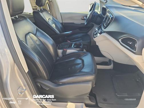 2018 Chrysler Pacifica Touring-L