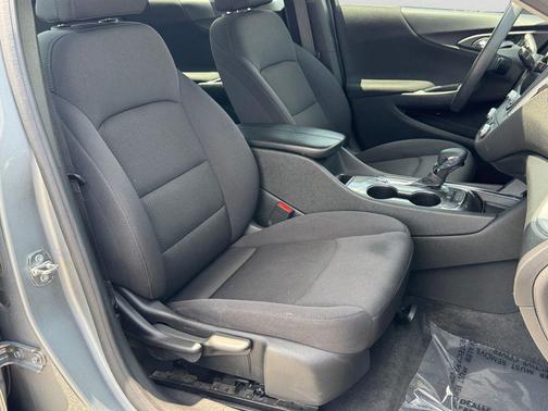 Sterling Gray Metallic 2024 Chevrolet Malibu FWD 1LT