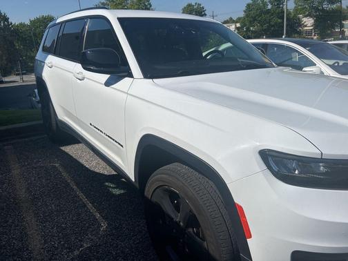 Bright White Clearcoat 2022 Jeep Grand Cherokee L Altitude