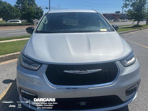 Silver Mist Clearcoat 2024 Chrysler Pacifica Touring L