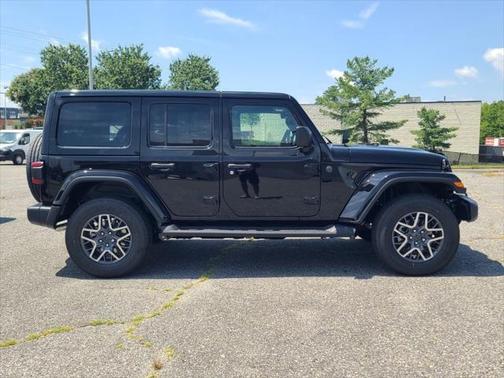 2025 Jeep Wrangler 4-Door Sahara 4x4