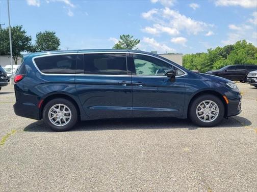 2025 Chrysler Pacifica L
