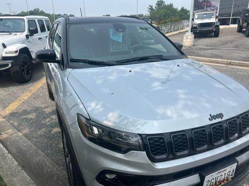 Silver Zynith Metallic Clearcoat 2025 Jeep Compass Limited