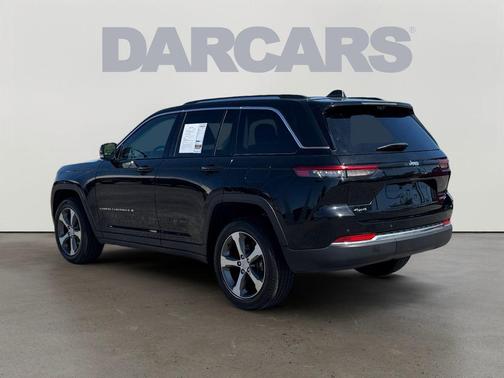 Diamond Black Crystal Pearlcoat 2023 Jeep Grand Cherokee Limited