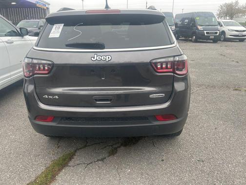 Granite Crystal Metallic Clearcoat 2023 Jeep Compass Latitude Lux