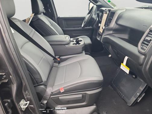 2026 RAM 2500 Tradesman Crew Cab 4x4 6'4' Box