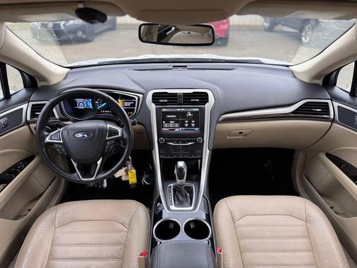 2014 Ford Fusion Hybrid SE