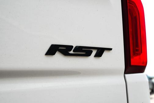 Summit White 2022 Chevrolet Silverado 1500 Limited RST