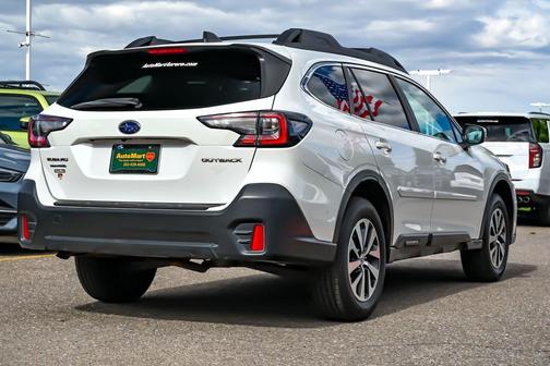 Crystal White Pearl 2022 Subaru Outback Premium