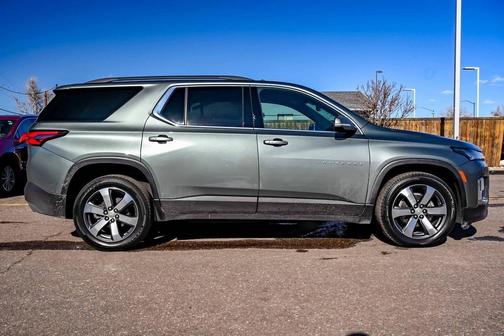 2022 Chevrolet Traverse LT Leather