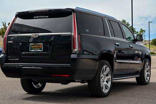 2018 Cadillac Escalade ESV Premium Luxury