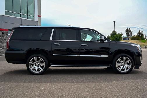 2018 Cadillac Escalade ESV Premium Luxury