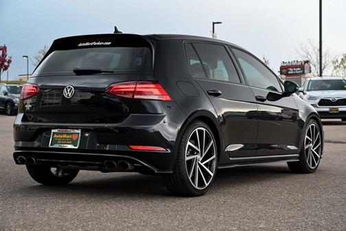 2018 Volkswagen Golf R 2.0T w/DCC & Navigation