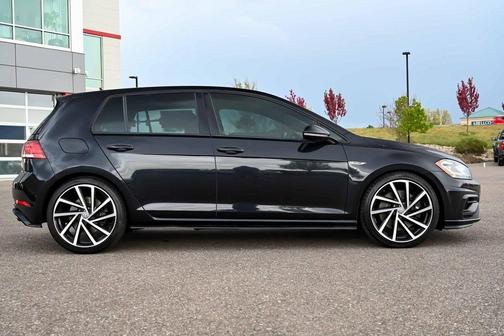 2018 Volkswagen Golf R 2.0T w/DCC & Navigation