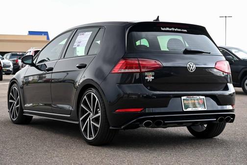 2018 Volkswagen Golf R 2.0T w/DCC & Navigation
