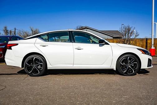 2024 Nissan Altima 2.5 SR