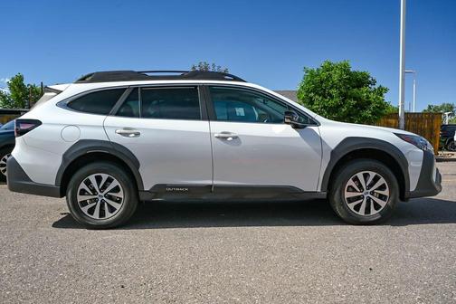 Crystal White Pearl 2024 Subaru Outback Premium