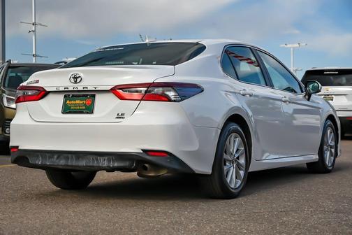 Ice 2024 Toyota Camry LE