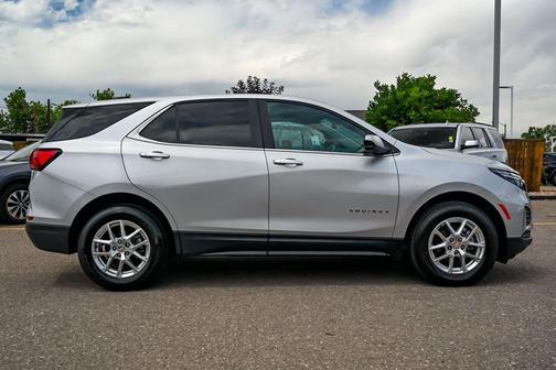 Silver Ice Metallic 2022 Chevrolet Equinox 1LT