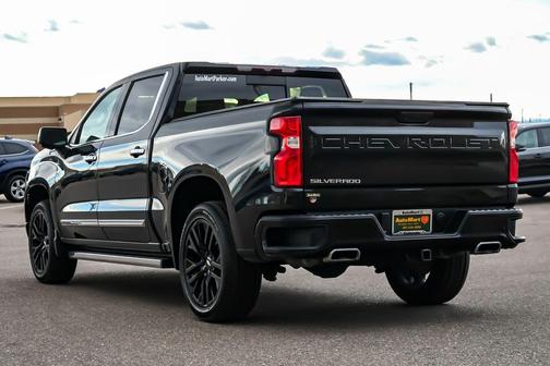 Black 2022 Chevrolet Silverado 1500 High Country
