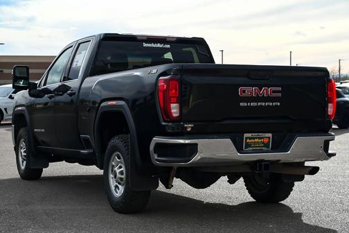 Black 2021 GMC Sierra 2500 SLE