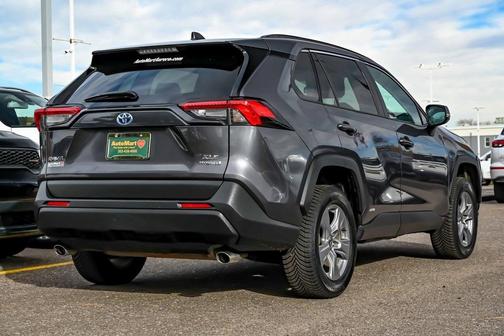 2022 Toyota RAV4 Hybrid XLE
